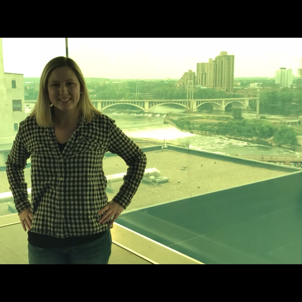 Meet your Posher, Lindsaylindsay